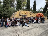 110 JOVES DE LA ZONA TRAC EN LA TRADICIONAL SORTIDA A PORT AVENTURA HALLOWEEN